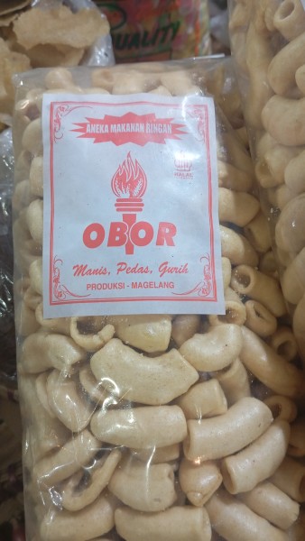 Emping, makroni dan minyak
