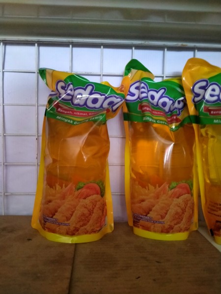 2 Minyak goreng sedap 1ltr