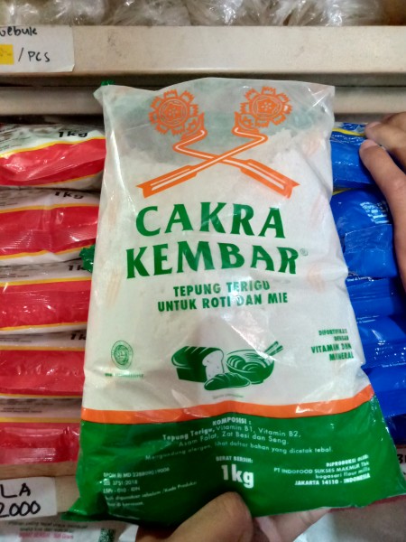 Tepung terigu Cakra kembar