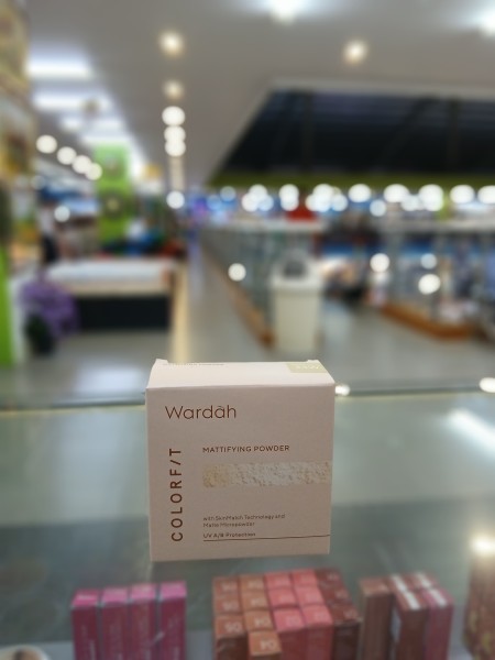 Wardah Colorfit Mattifying Powder Warm Ivory 23W