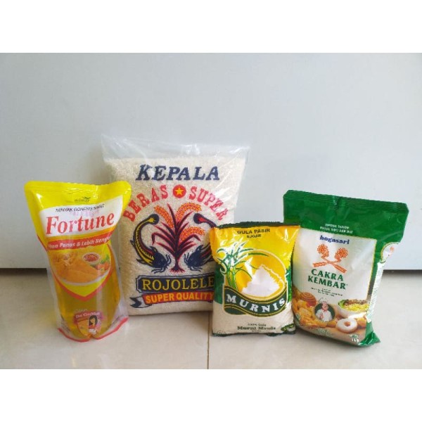 Paket beras, minyak, mie instan