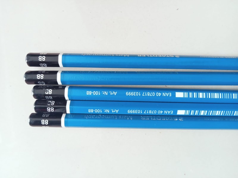 Pensil steadler 8B