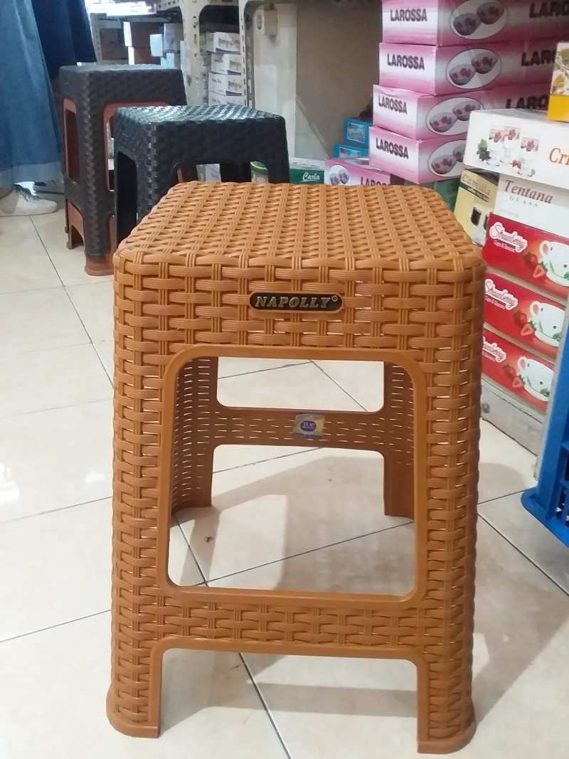 Kursi plastik napolly
