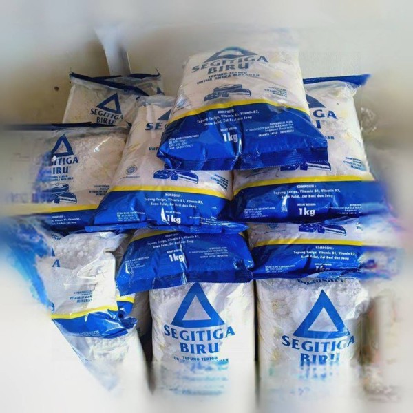 Tepung segitiga biru