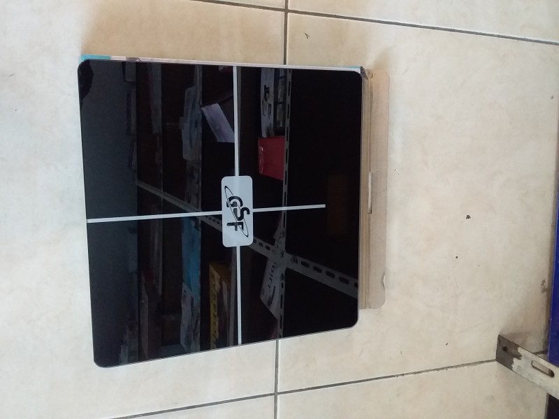 Timbangan badan digital