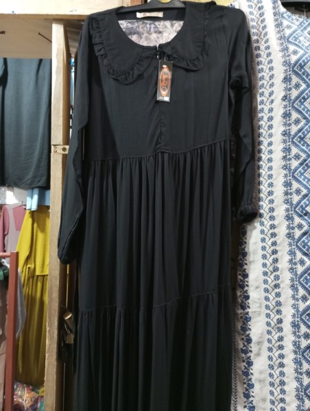 Midi dress hitam polos