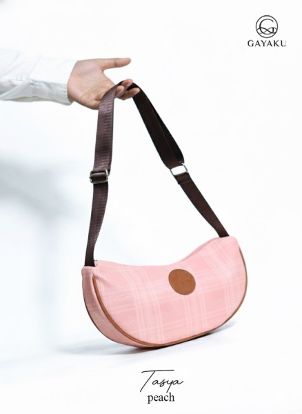Moonzaya - TASYA BAG BY GAYAKU TAS TENTANG WANITA TAS SELEMPANG WANITA TASYA PEACH