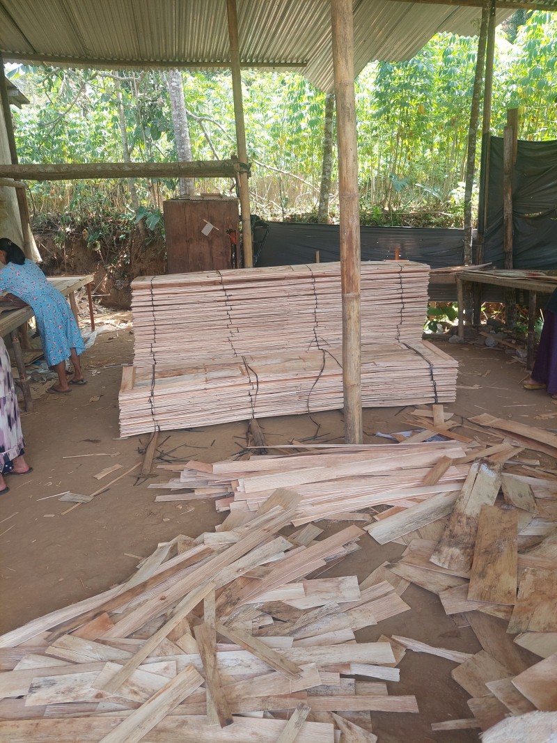 Bahan longcore pinggiran