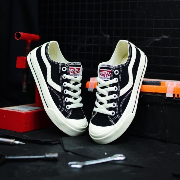 Sepatu Ventela original Public low