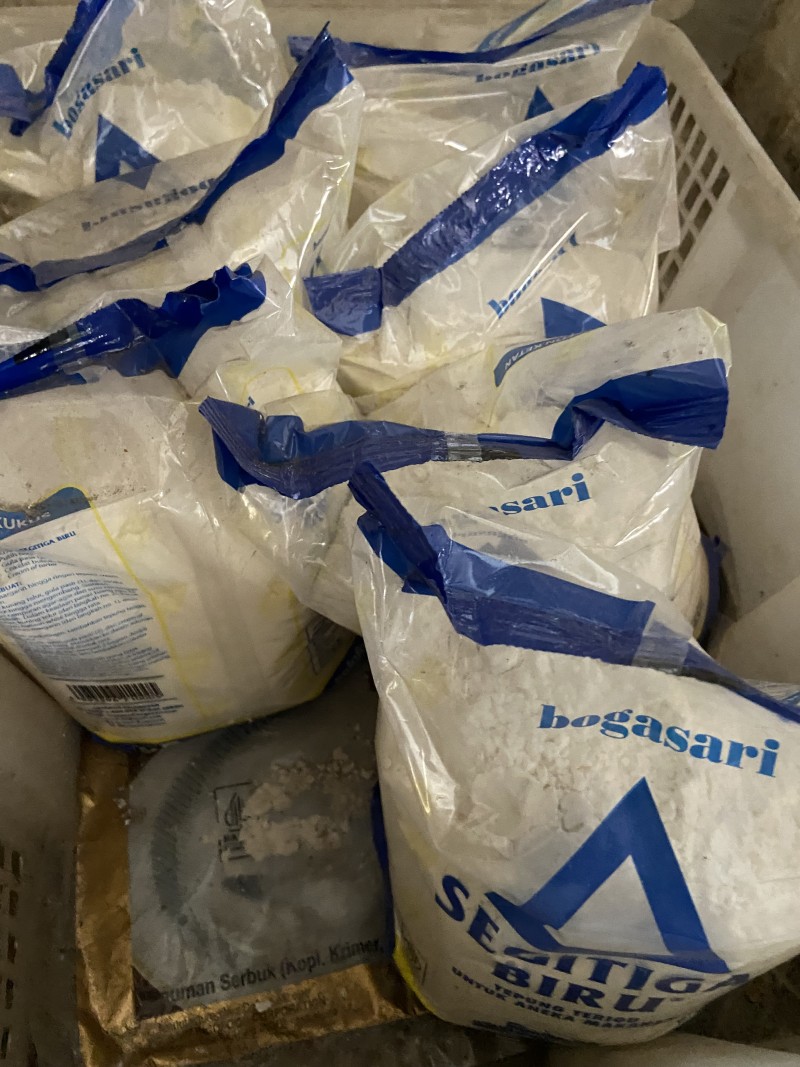 Segitiga biru
