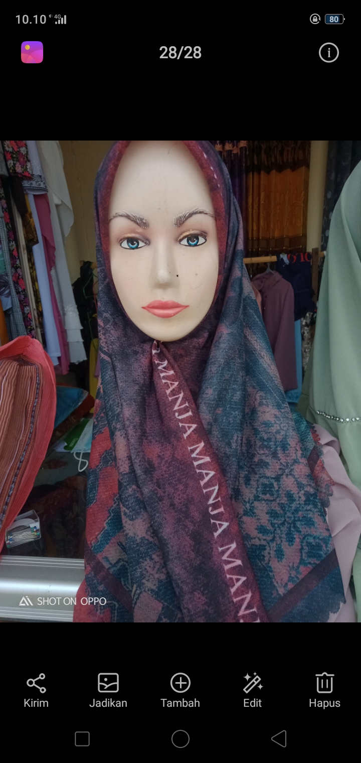 Jilbab segi empat