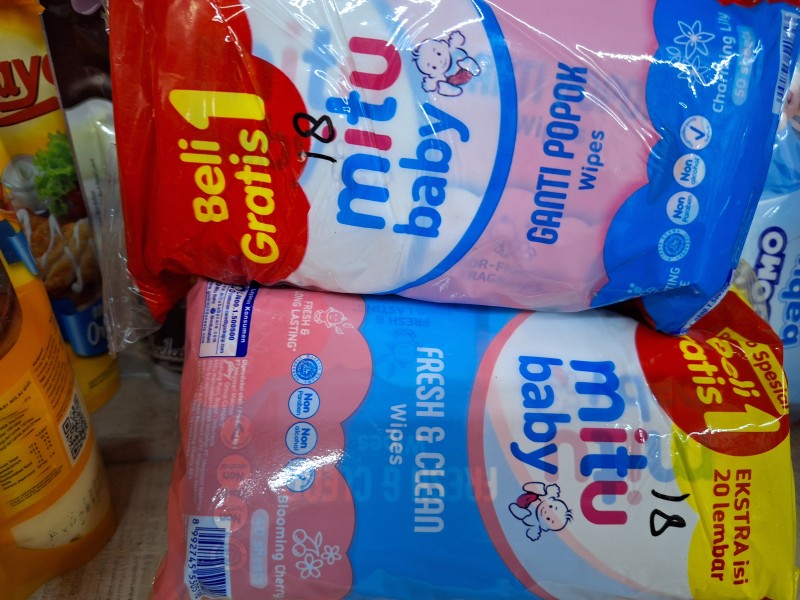 Tisu basah mitu beli 1 gratis 1