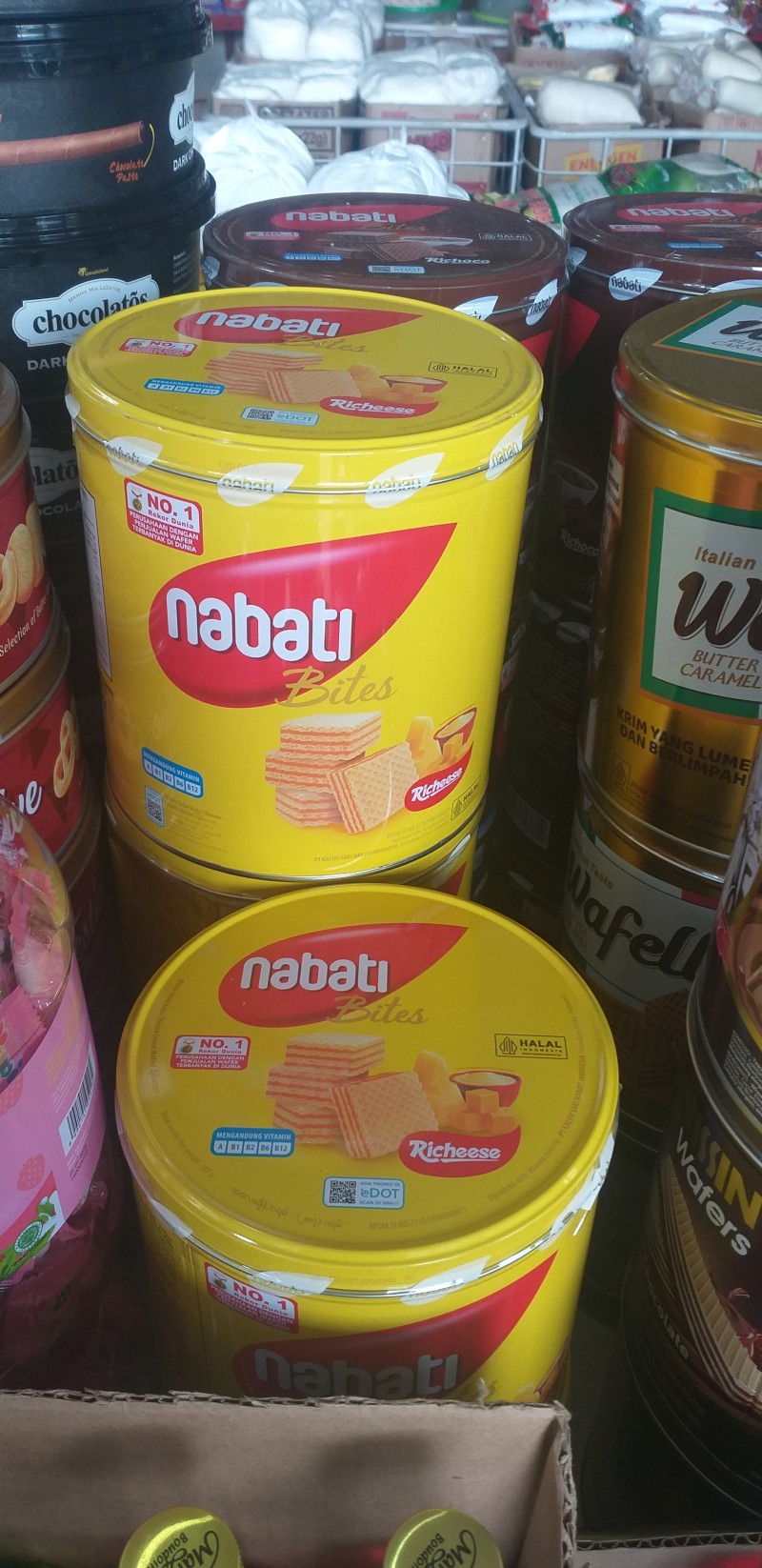 wafer nabati keju kaleng
