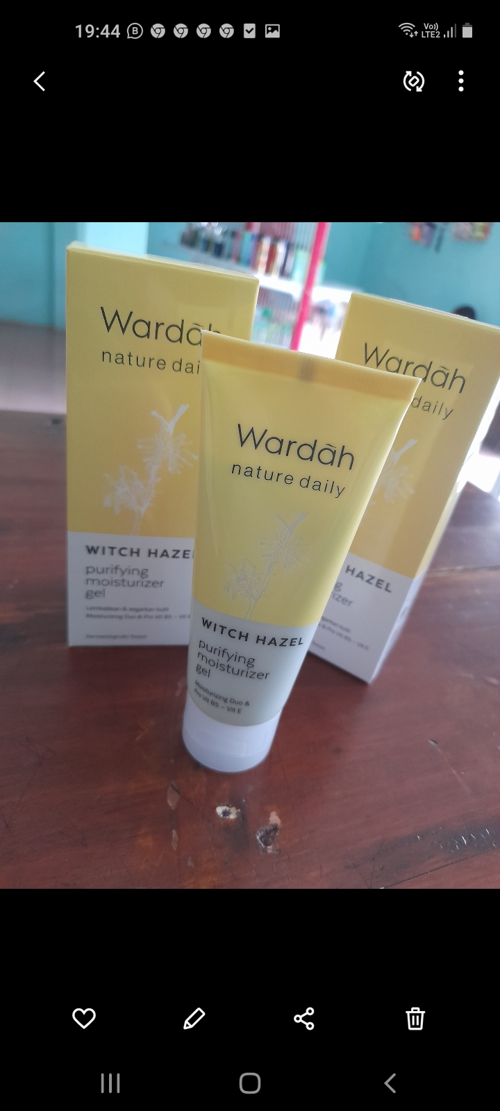 Wardah nature daily  witch hazel