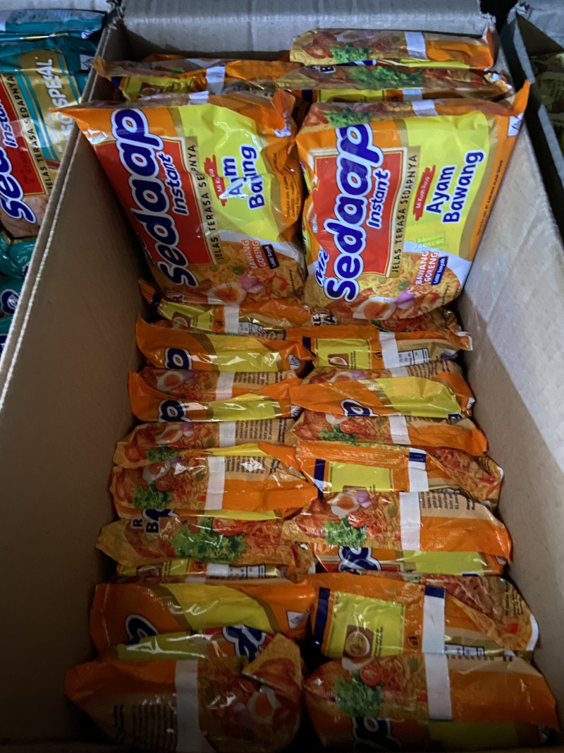Mie kuah ayam bawang