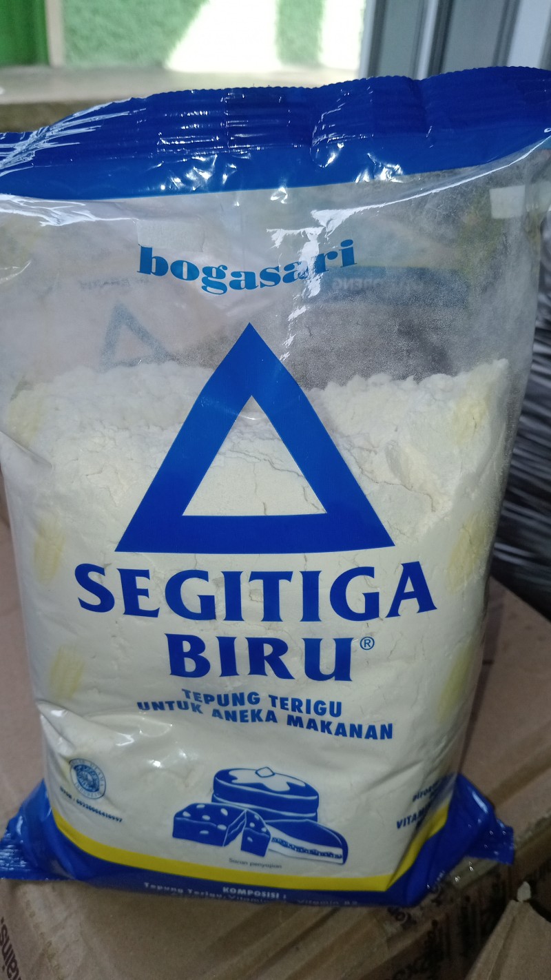 tepung segi tiga biru
